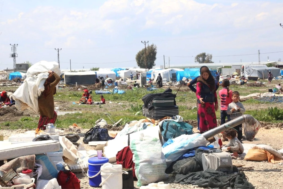 Mersin\'de Gerginliğin Yaşandığı Mahalledeki Suriyeliler Tahliye Edildi