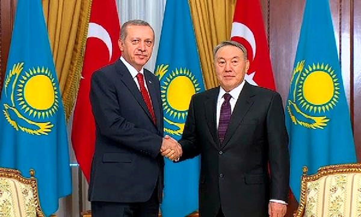 Nazarbayev\'den Erdoğan\'a Referandum Tebrik Mesajı