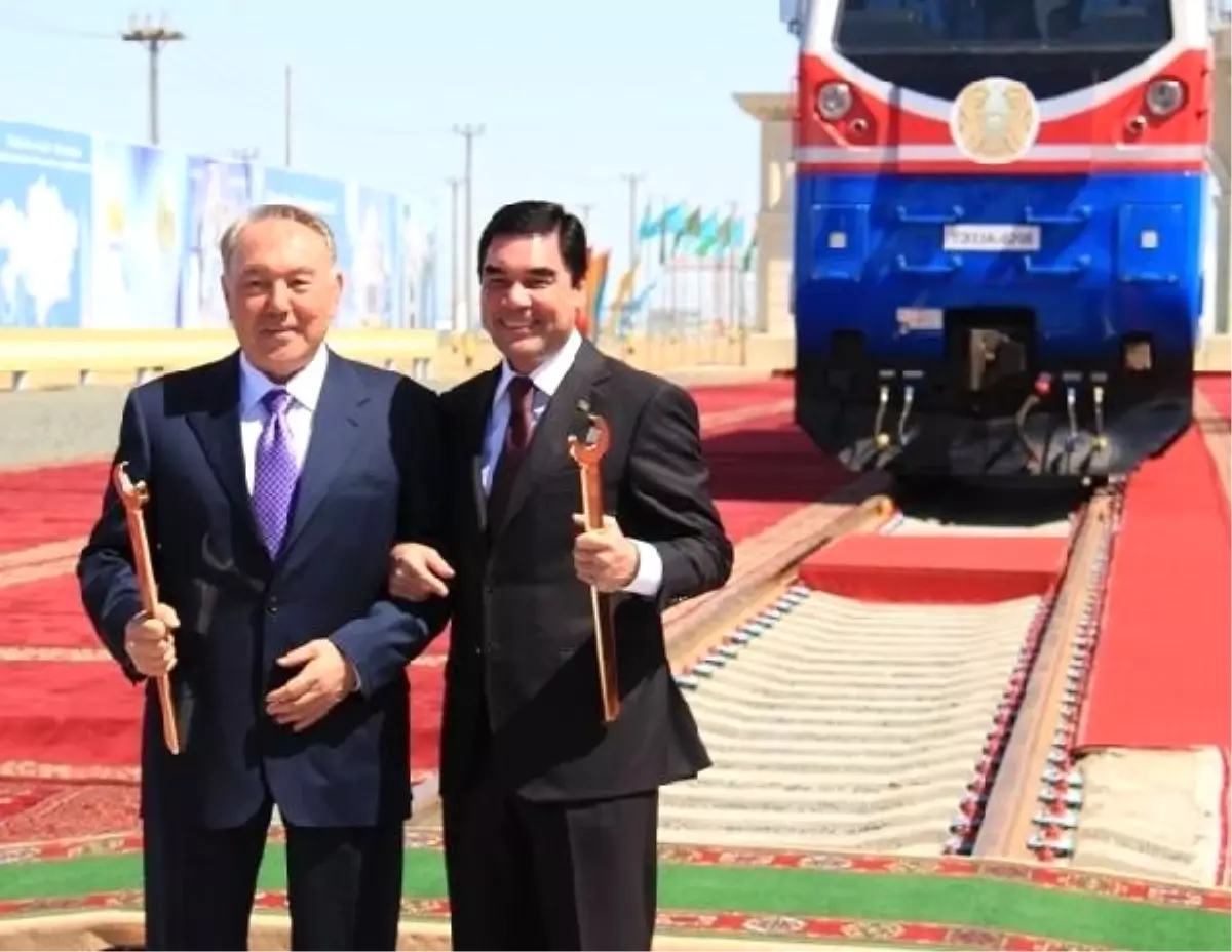 Nazarbayev: Kazakistan-Türkmenistan-İran Demir Yolu Yeni İpek Yolu Olacak