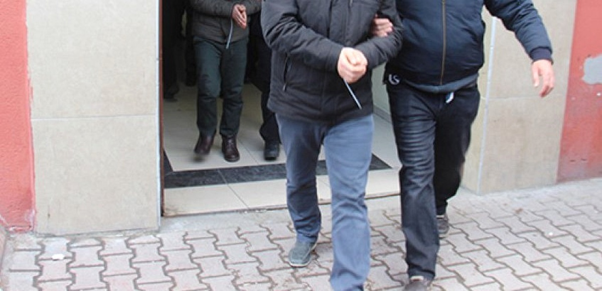 Otomobilden Para Çalan İki Kolombiyalı Yakalandı