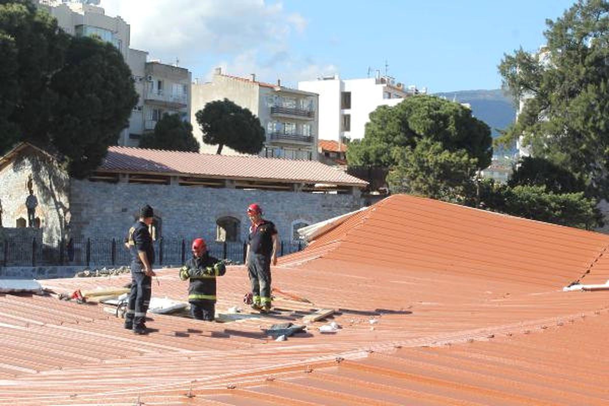 Restorasyon Yapılan Hangar Çöktü: 2 Yaralı