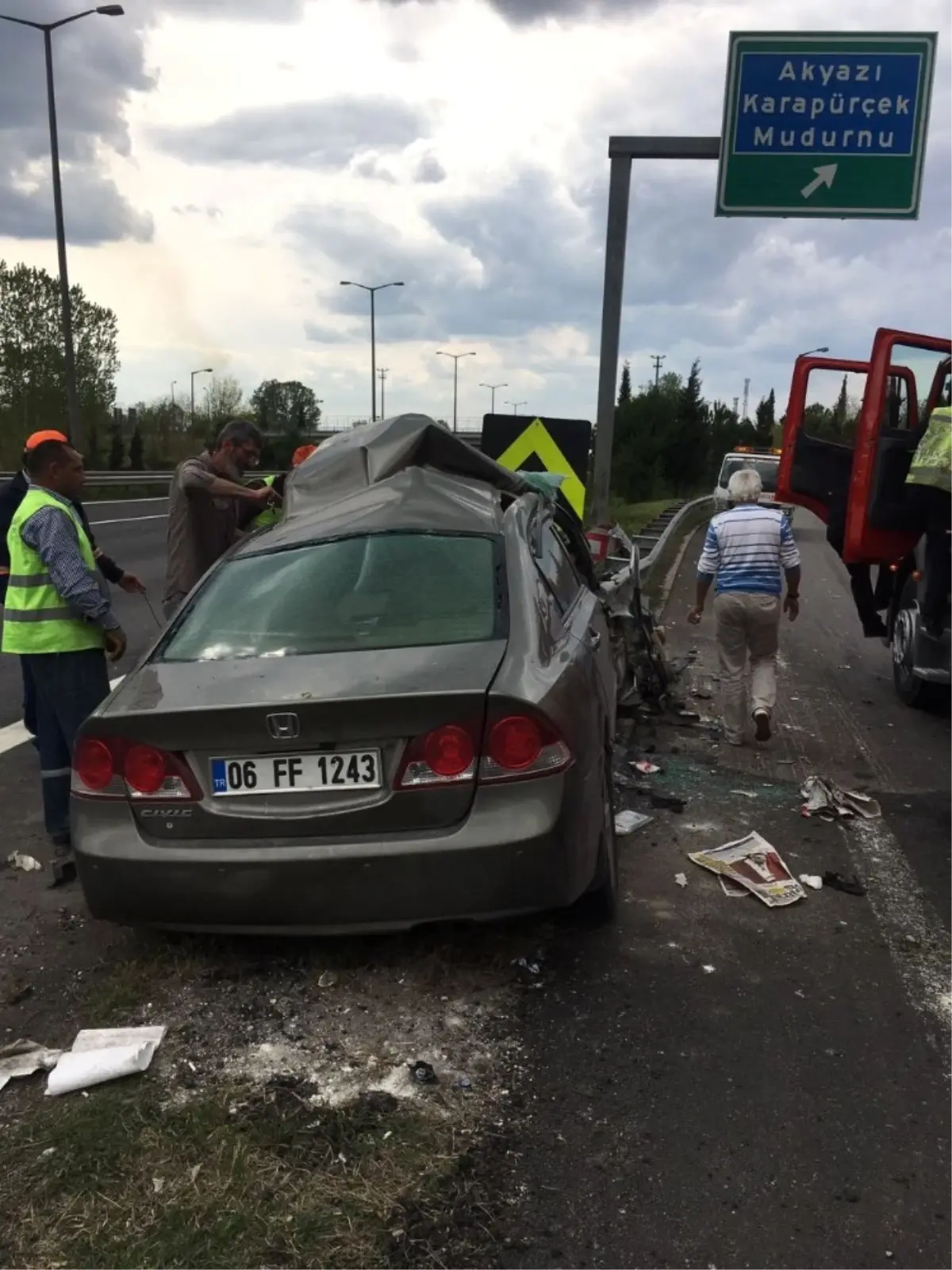 Sakarya Tem Gişelerinde Trafik Kazası: 2 Yaralı