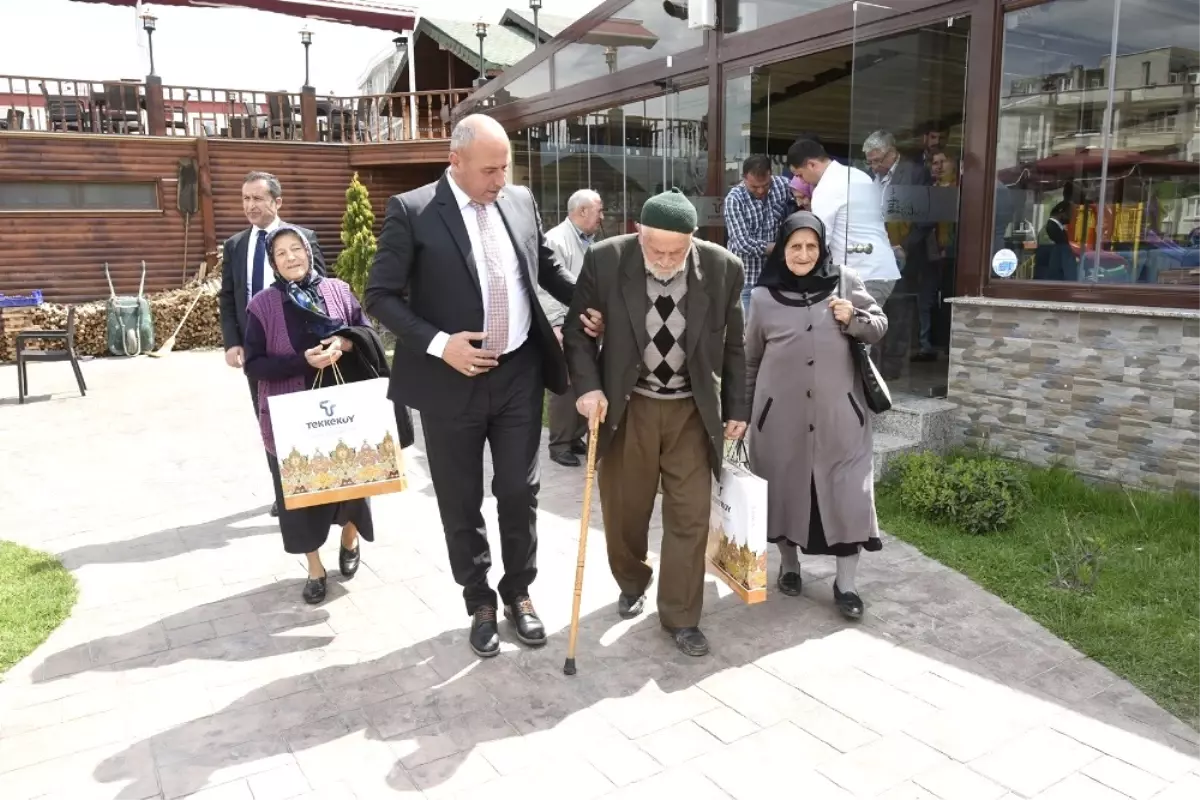 Tekkeköy Belediyesi Şehit Ailelerini Ağırladı