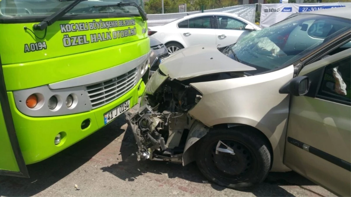 Ambulansa Yol Vermek İsteyen Araçlar Birbirine Girdi: 1 Yaralı