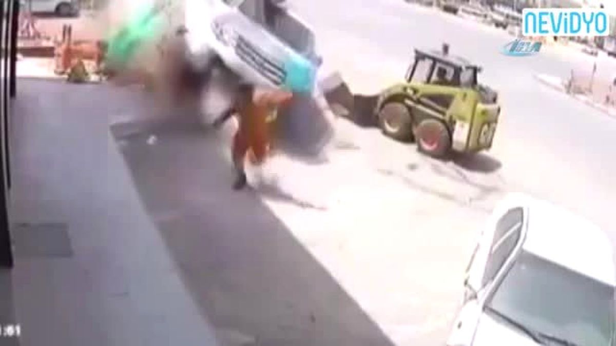 Aracın Altında Kalmaktan Kıl Payı Kurtuldu