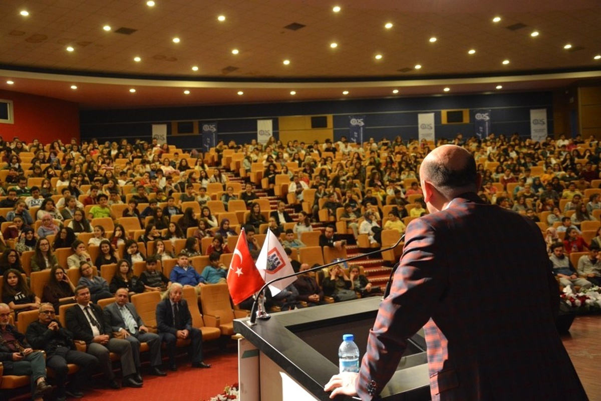 Ayto Akademiden Öğrencilere \'Başarıya Giden Yol\' Semineri