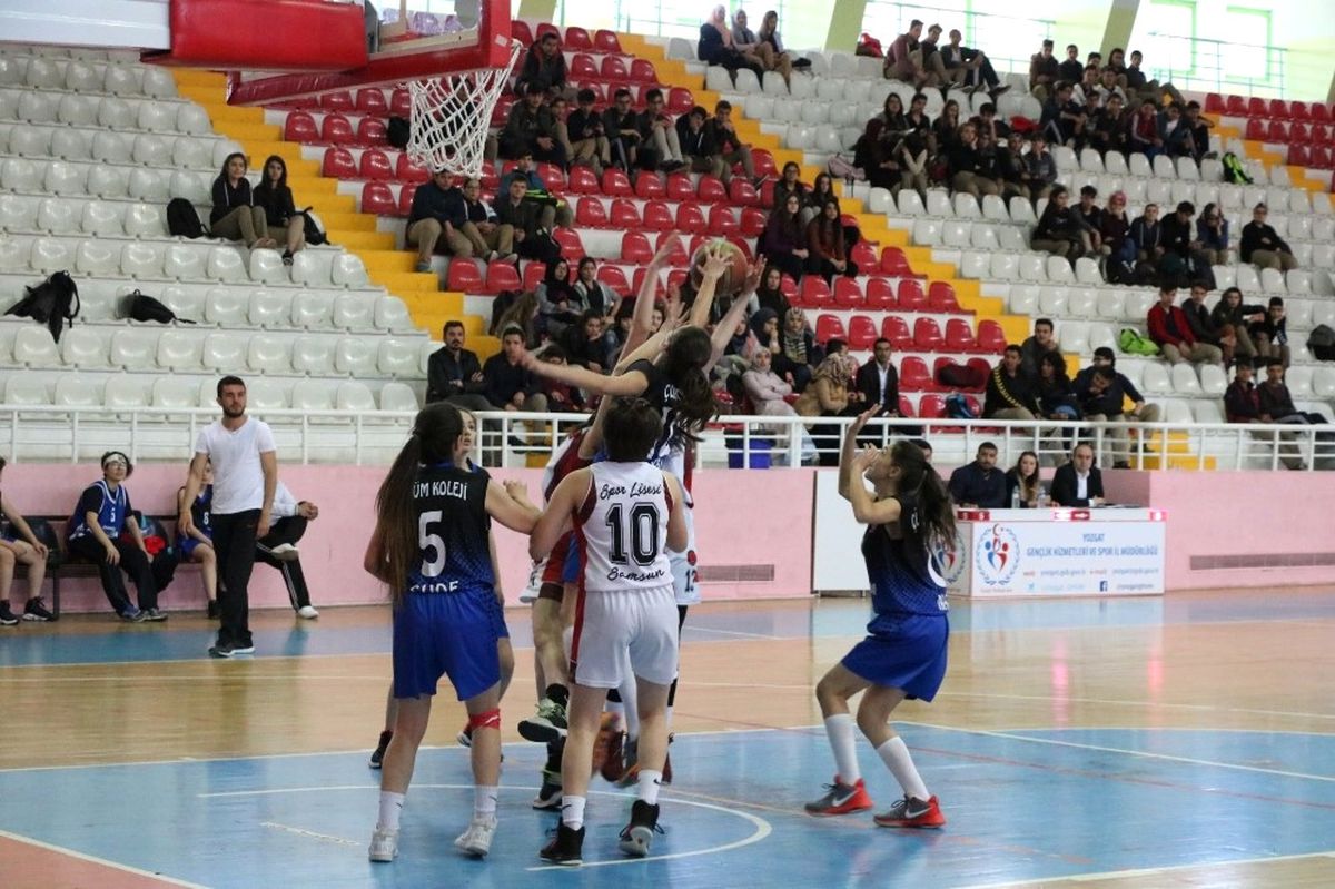 Çözüm Koleji\'nin Perileri Son 16\'ya Yükseldi