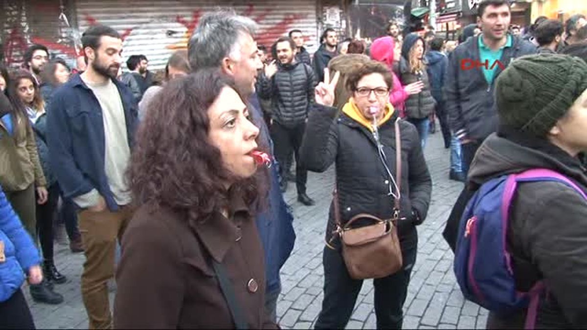 Dha İstanbul - İstanbul\'da Referandum Protestoları...
