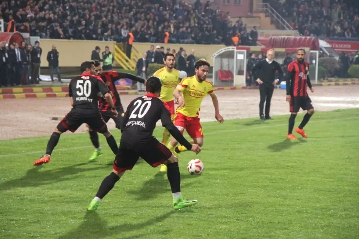 Evkur Yeni Malatyaspor\'da Kan Kaybı Sürüyor