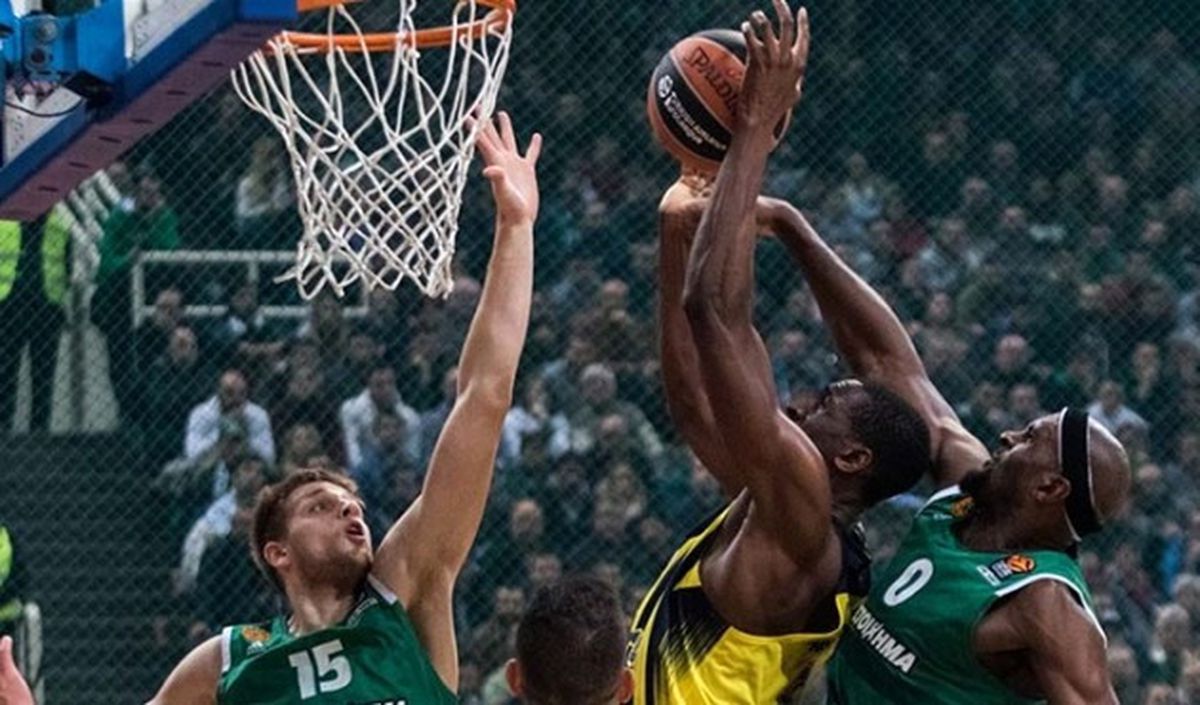 Fenerbahçe\'den Tarihi Galibiyet
