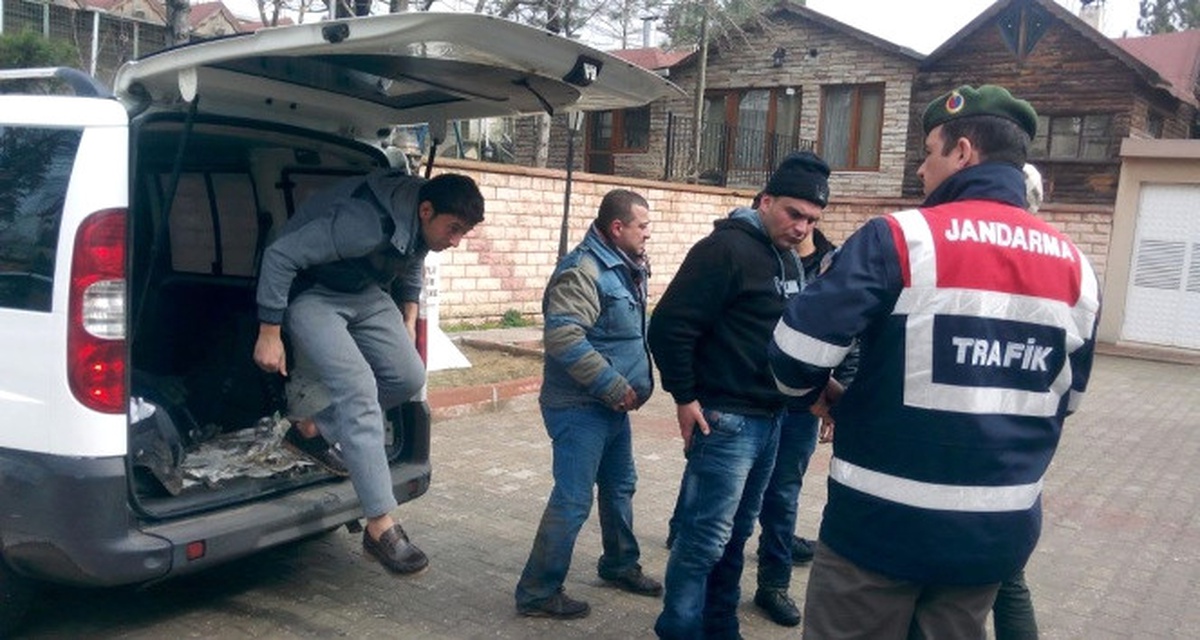 Hakkari\'de 9 Kaçak ile 4 Organizatör Yakalandı