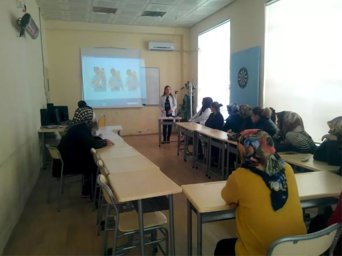 Hemşirelik Bölümü Öğrencilerinden Sağlık Eğitimi Etkinlikleri