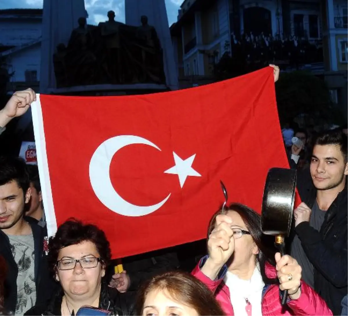 İstanbul\'da Referandum Protestoları...