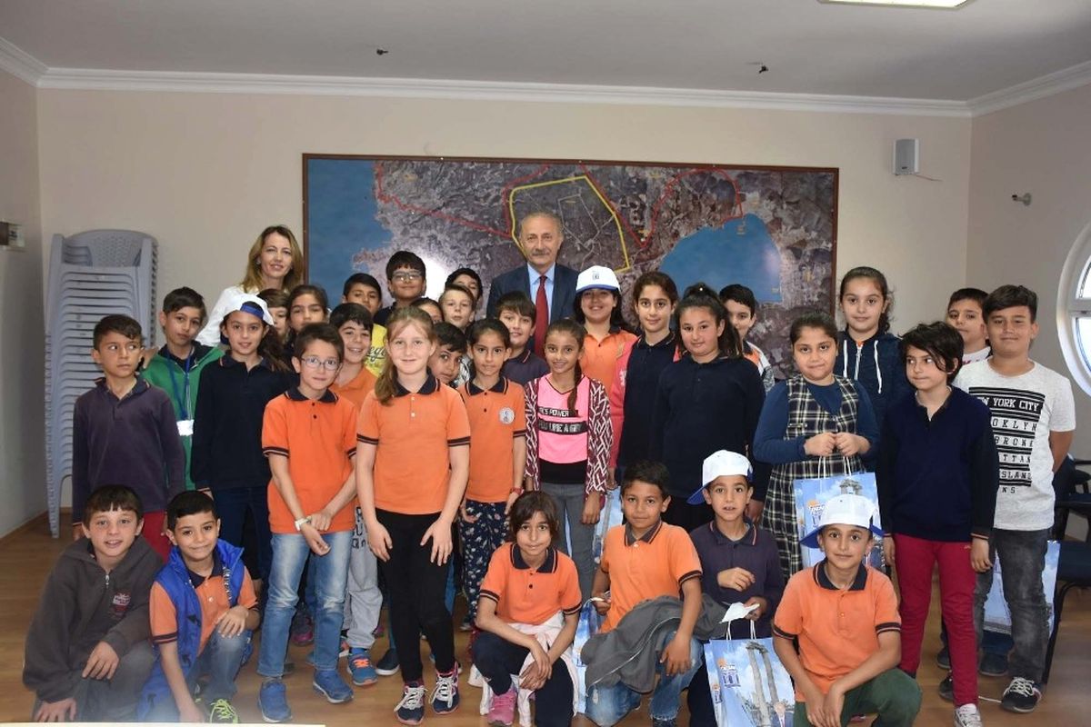 Minik Öğrencilerden Başkan Atabay\'a Ziyaret