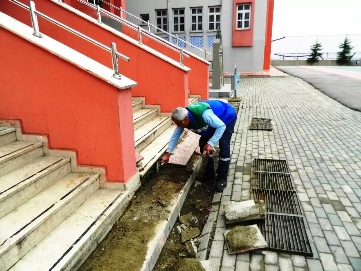 Okul Hizmet Masası Çalışmalarına Devam Ediyor