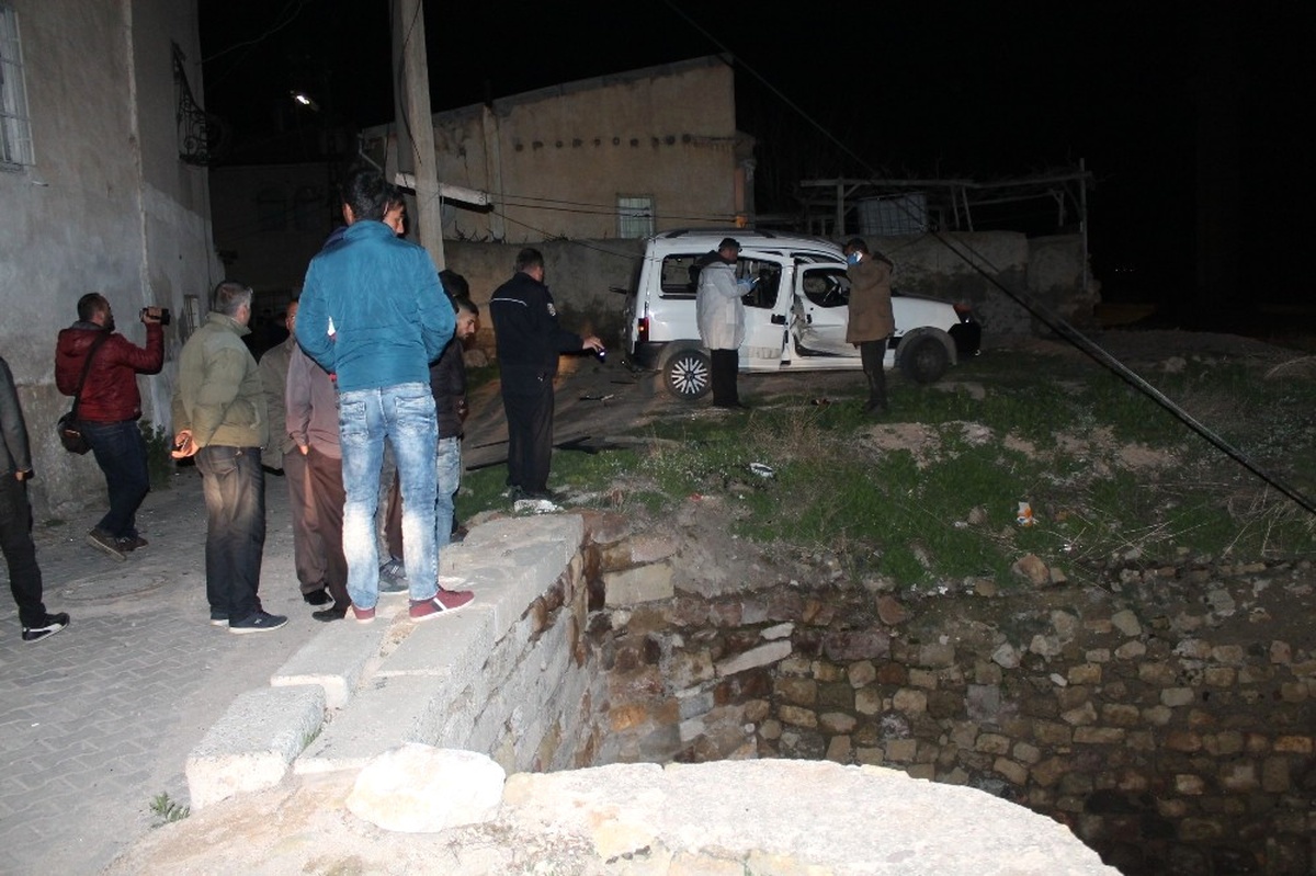 Otomobilde Çakmak Gazı Patladı: 1 Ağır Yaralı
