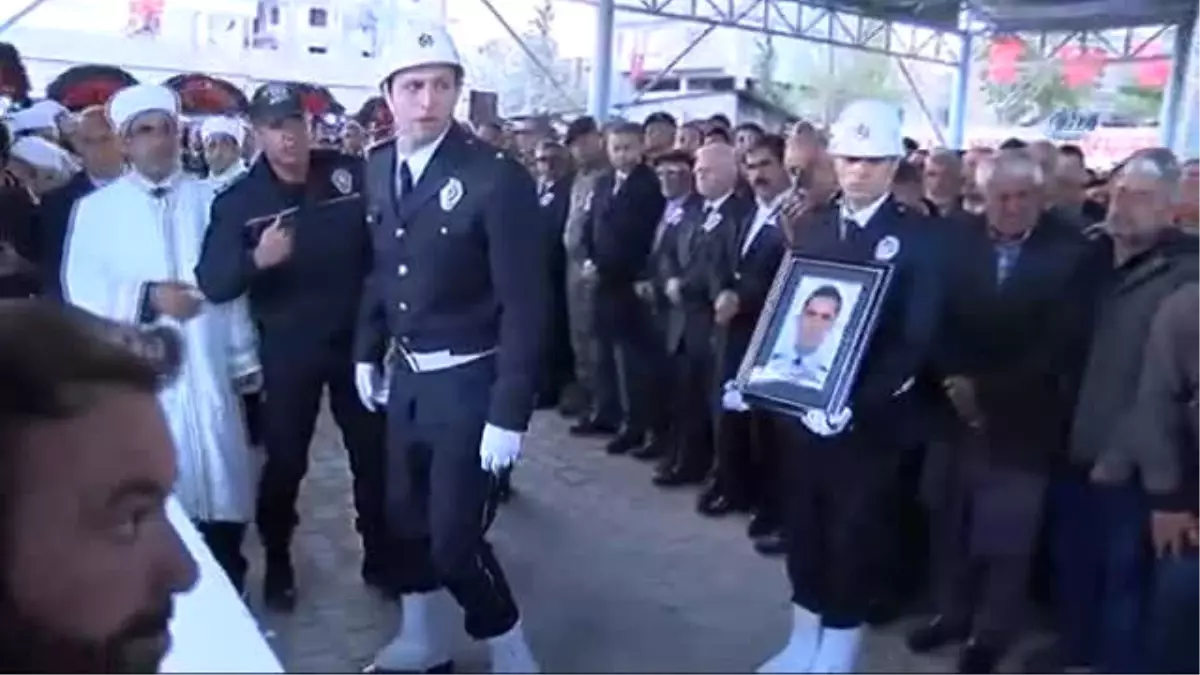 Şehit Polis Memuru Mesut Özdemir Memleketinde Son Yolculuğuna Uğurlandı