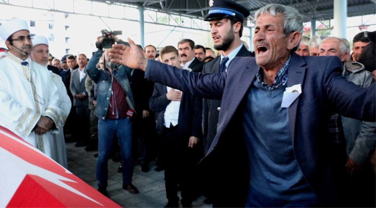 Şehit Polis Mesut Özdemir\'e Ağlatan Uğurlama