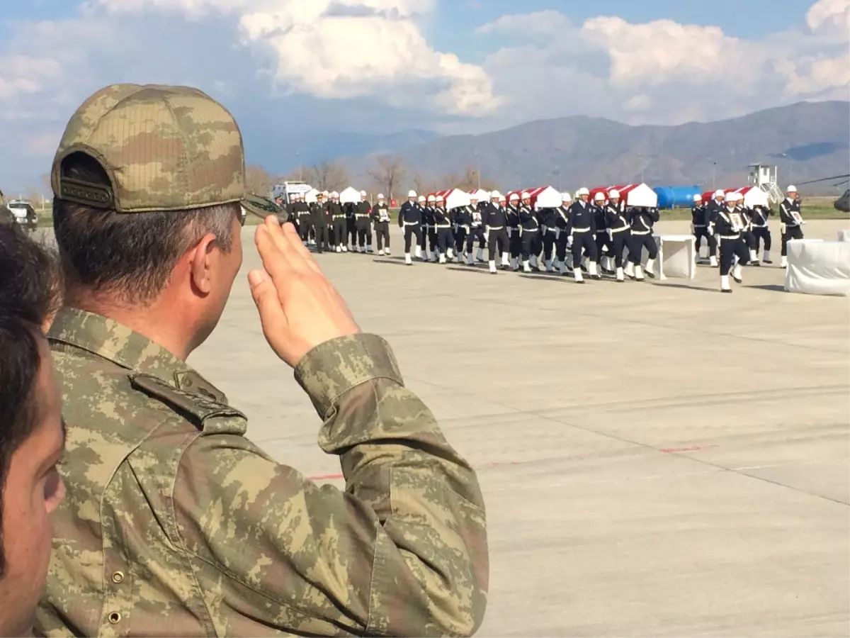 Tunceli Şehitleri Son Yolculuğuna Uğurlanıyor