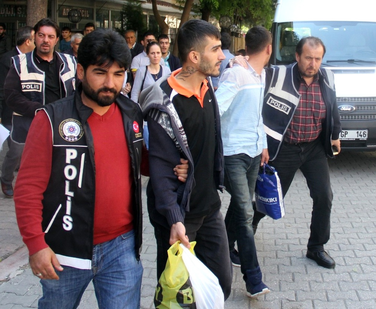 Uyuşturucu Tacirleri Tutuklandı