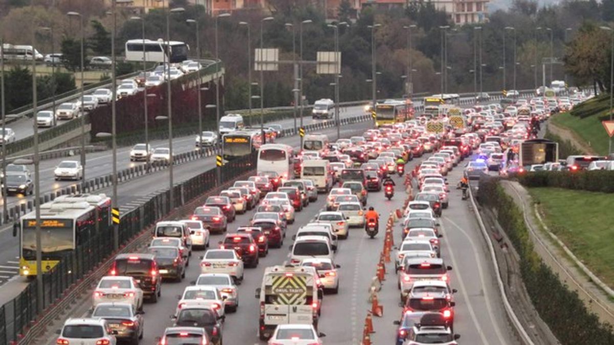 15 Temmuz Şehitler Köprüsü\'ndeki Gişelerin Kaldırılması İçin Çalışmalar Başladı.