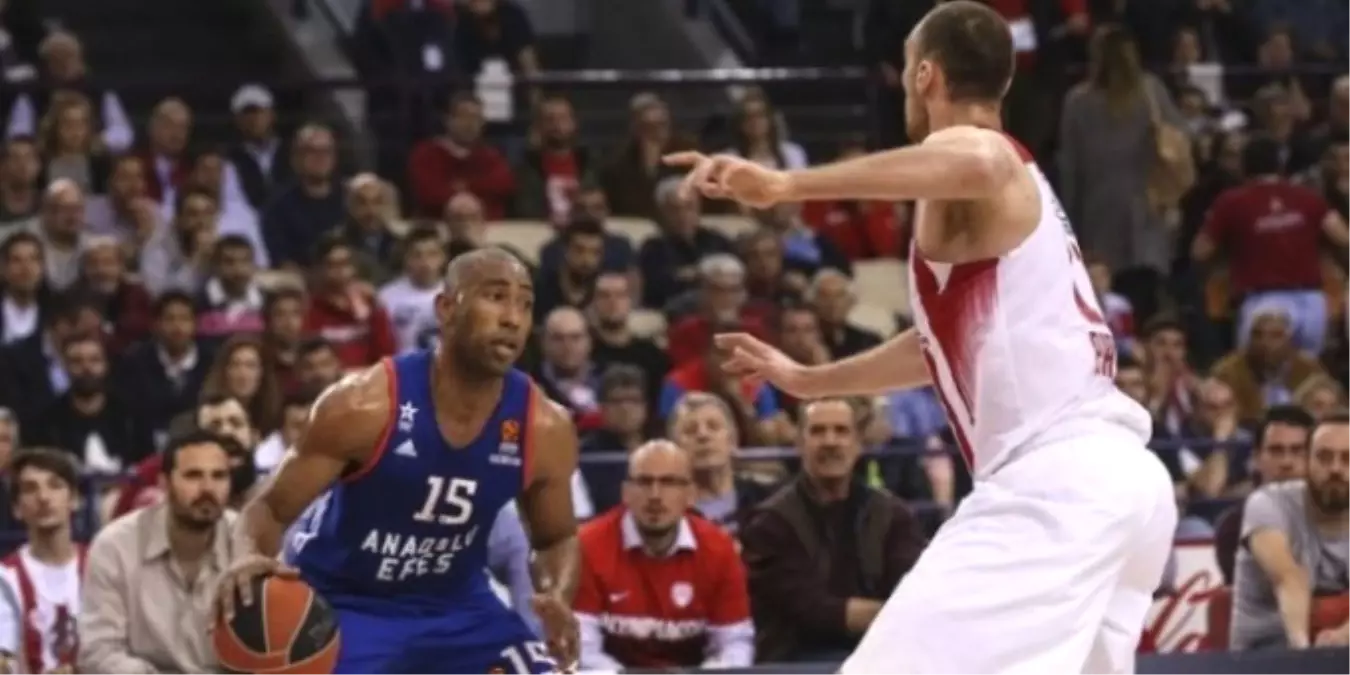 Anadolu Efes İlk Maçı Kaybetti!