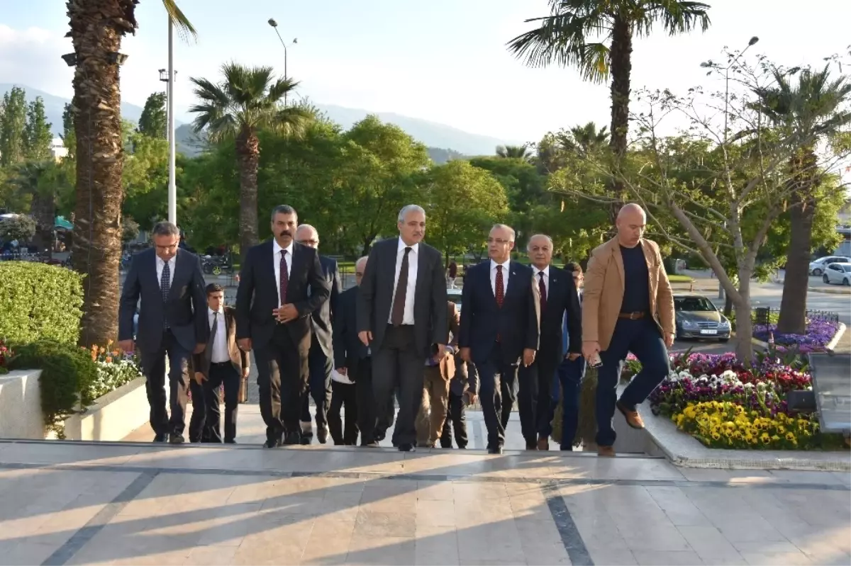 Başkan Kayda Vali Güvençer\'e Projeleri Anlattı