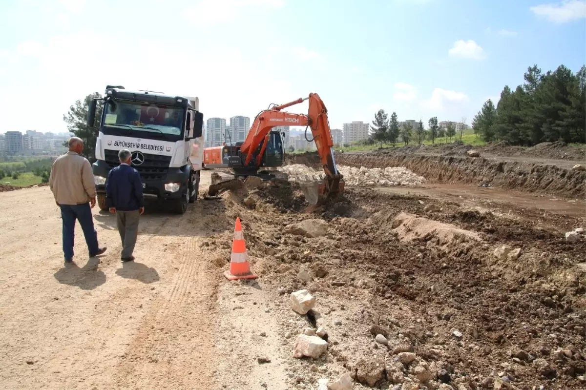 Büyükşehir\'den Balıkayağı Bulvarında Hummalı Çalışma