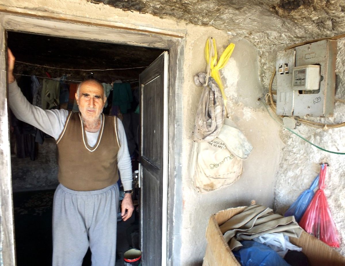 Dicle\'nin Hasankeyf\'teki \'Tek Müşterisi\' Kaçağa Karşı