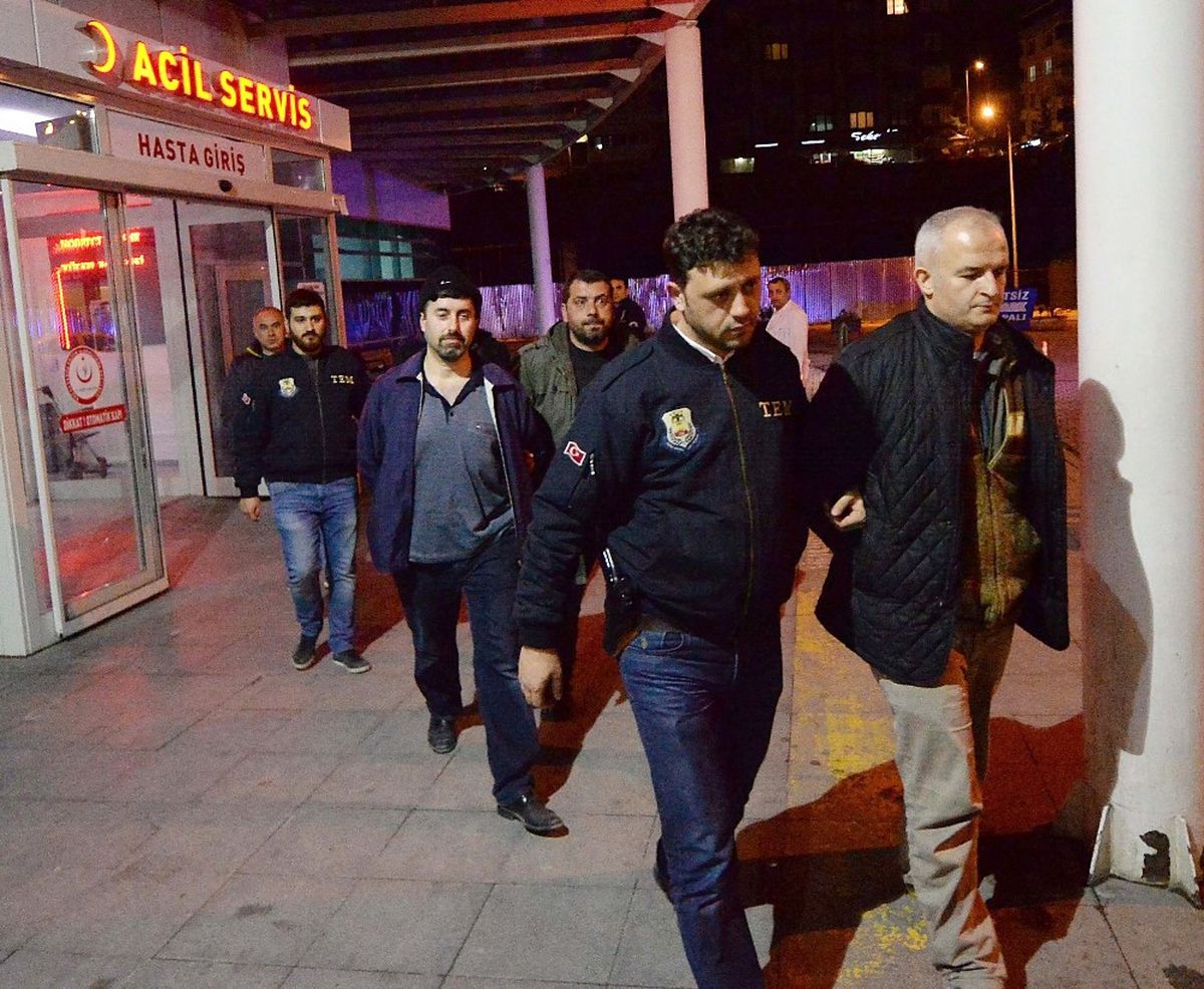Fetö\'den 3 Eski Öğretmen Tutuklandı