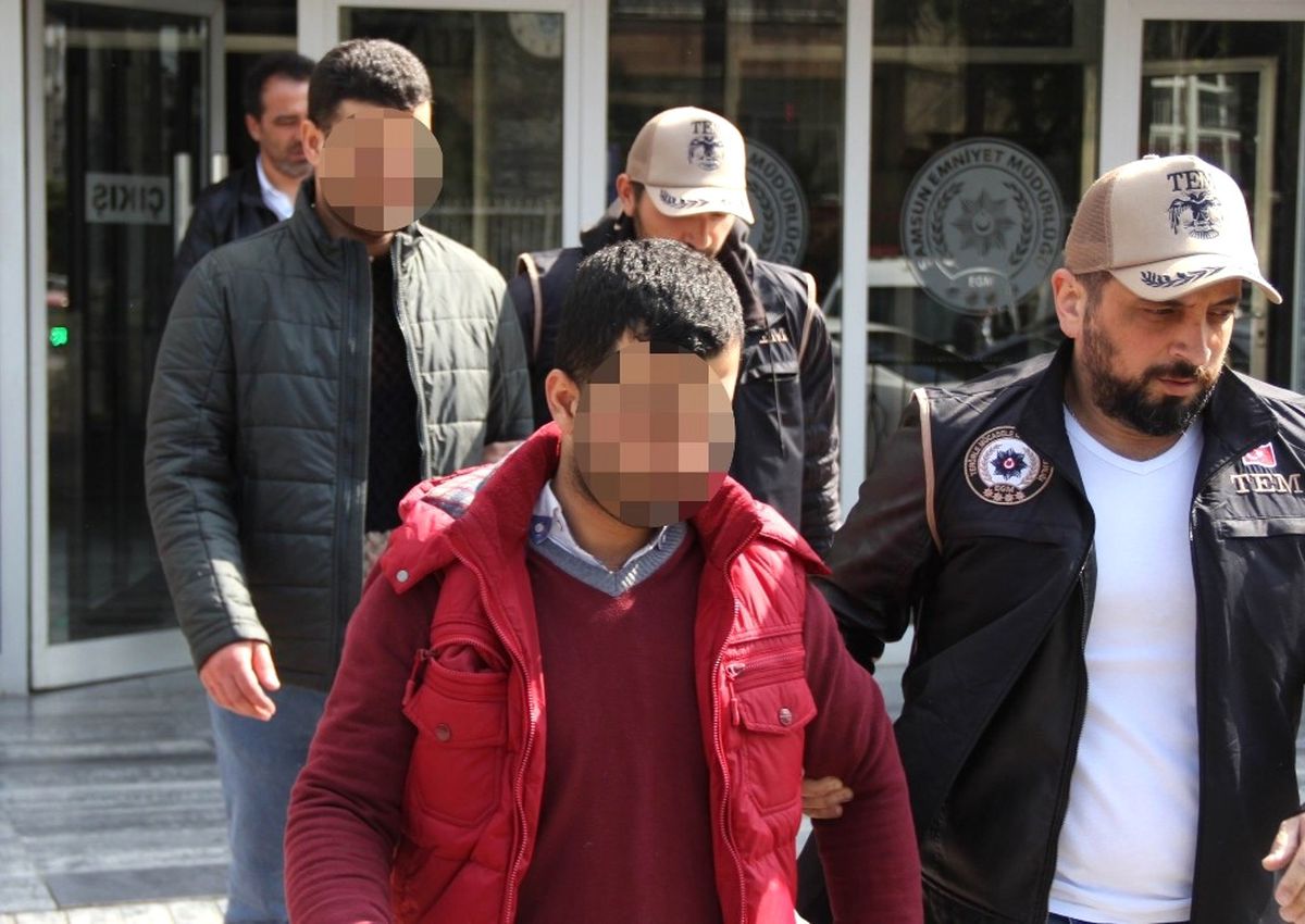 Fetö\'nün "Öğrenci Evleri Abisi" Askerlere Adli Kontrol