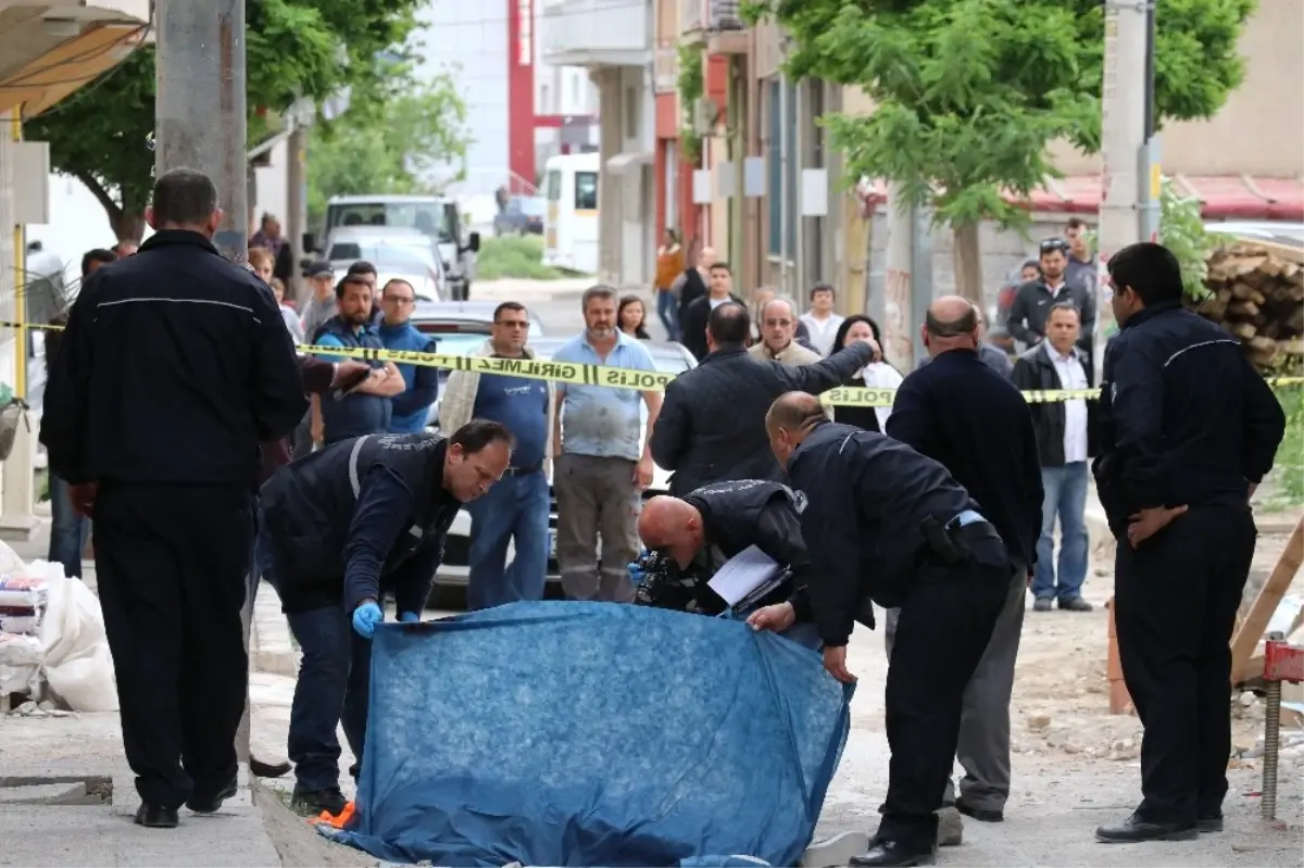 İskeleden Düşen Elektrik Ustası Hayatını Kaybetti