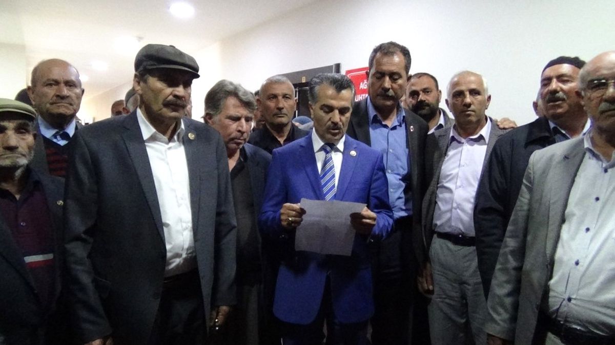 Muhtarlar Derneği Vali Musa Işın\'a Destek Çıktı