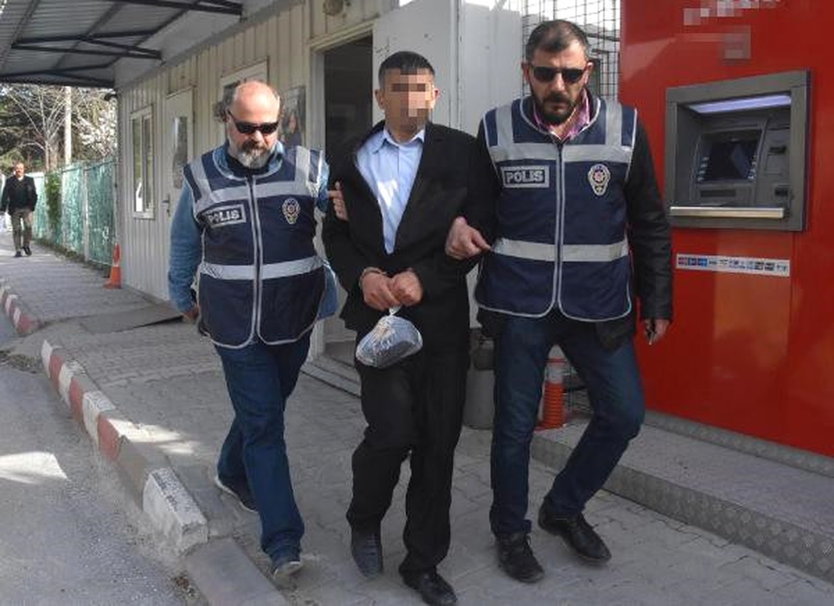 Ortaokul Öğretmeni, 2 Kız Öğrenciye Tacizden Gözaltında (2)