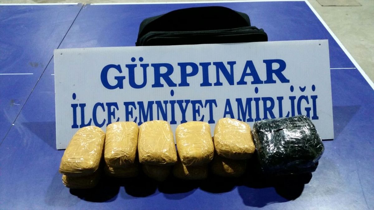 Van\'da Yolcu Minibüsünde 7 Kilogram Eroin Ele Geçirildi