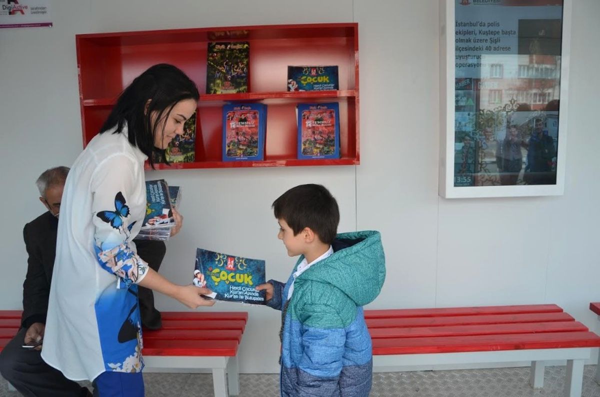 6k Akıllı Duraklar Yeni Dergi ve Kitaplarla Buluştu