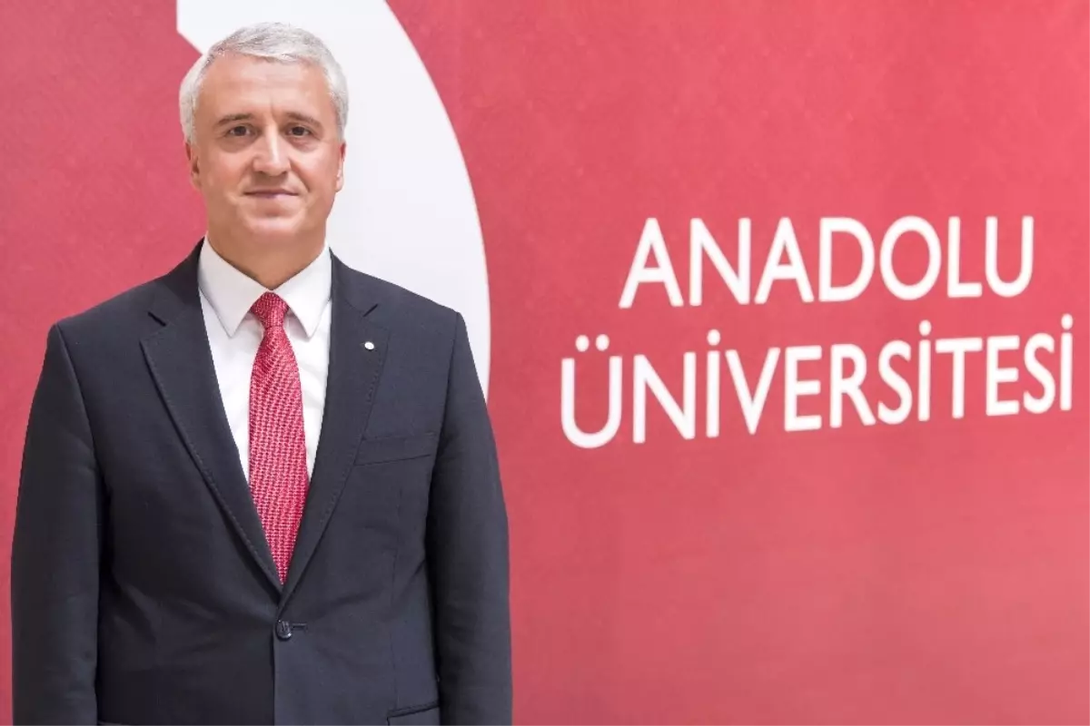 Anadolu Üniversitesi Rektörü Prof. Dr. Naci Gündoğan\'ın 23 Nisan Milli Egemenlik ve Çocuk Bayramı...