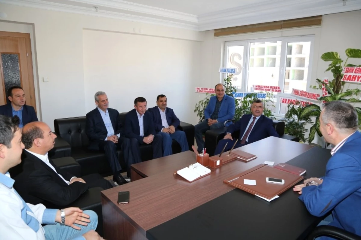 Başkan Akdoğan\'dan Siyasi Parti ve Stk\'lara Teşekkür Ziyareti