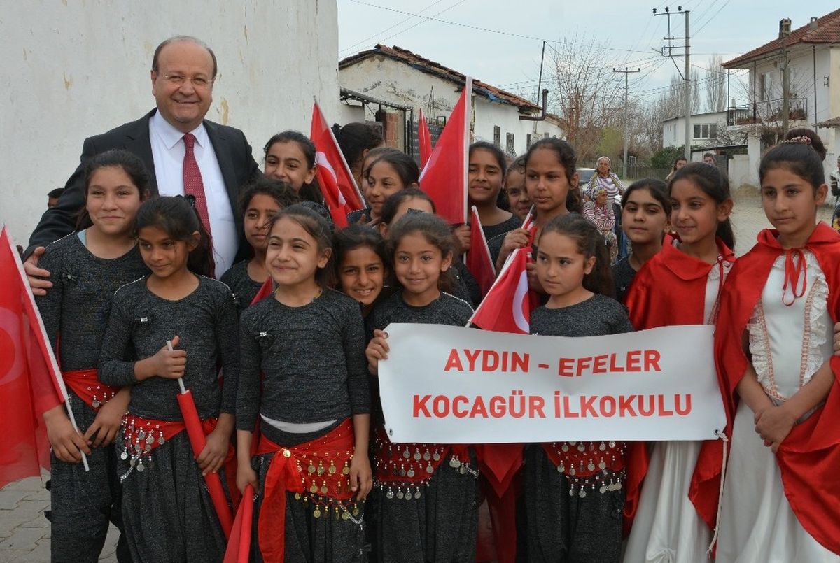 Başkan Özakcan\'ın 23 Nisan Mesajı