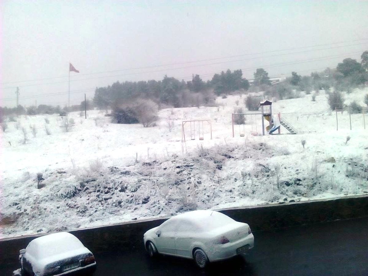Bolu\'da, Nisan Ayında Kar Yağışı Devam Ediyor