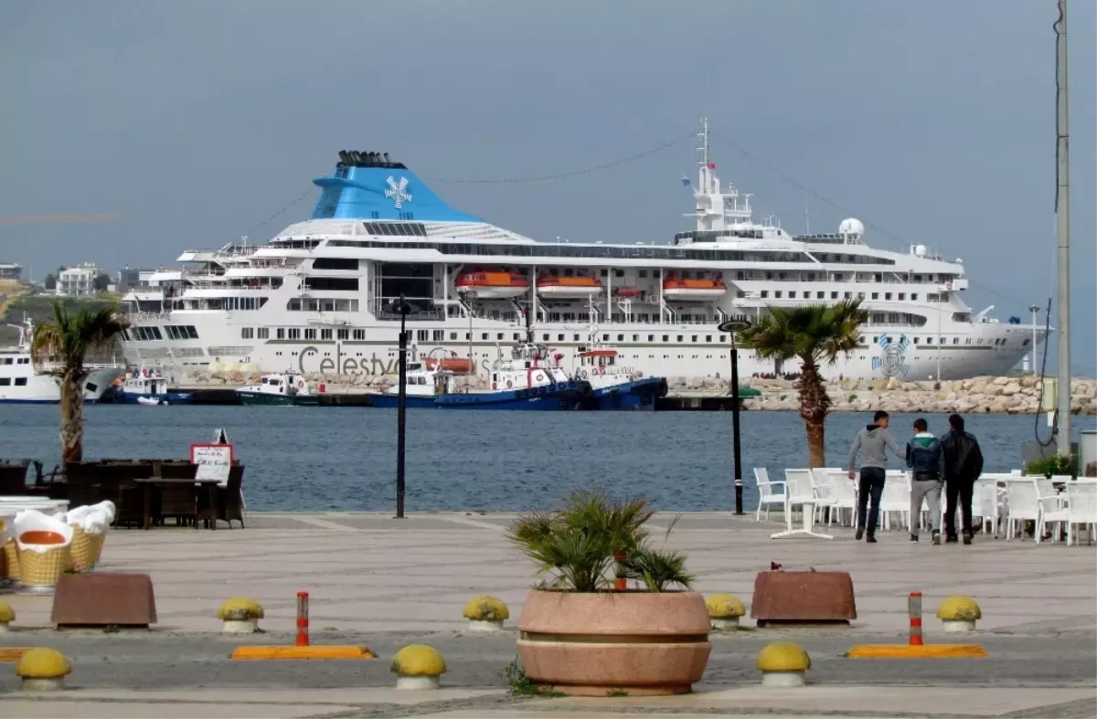 Çeşme\'ye 68 Kez Kruvaziyer Gemisi Yanaşmıştı, Bu Yıl 33\'e Düştü