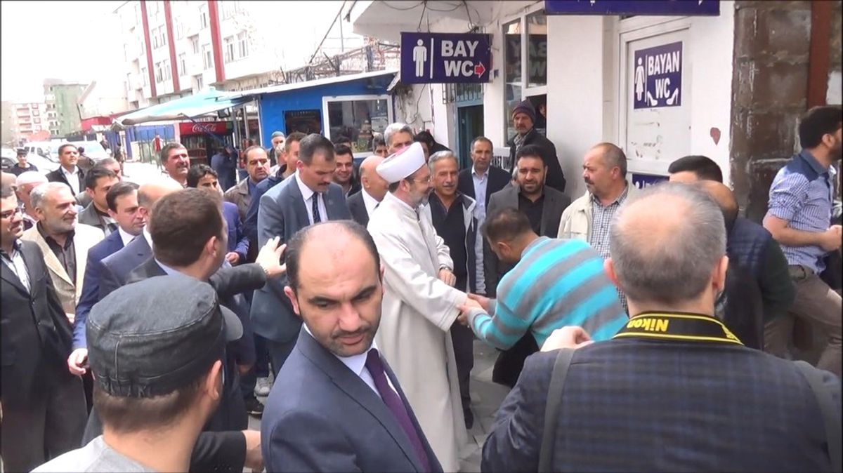 Diyanet İşleri Başkanı Görmez Ağrı\'da Cuma Namazını Kıldırdı