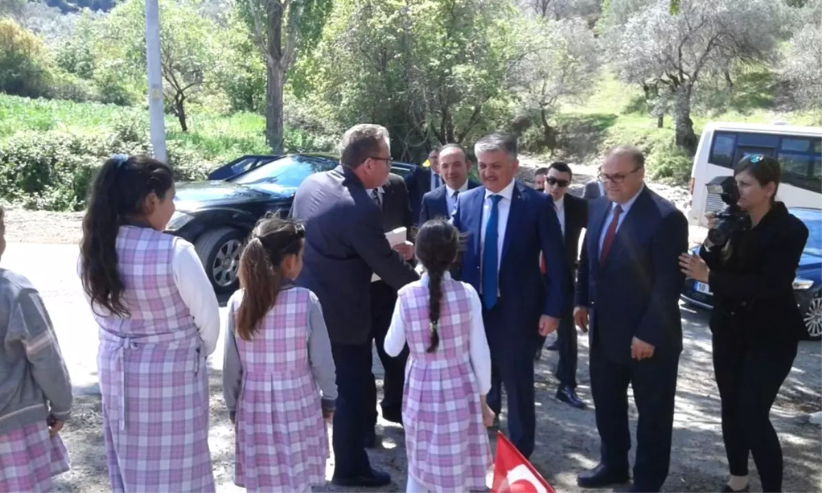 Dutlucalı Çocuklar Vali Amcaları ile Tanıştı