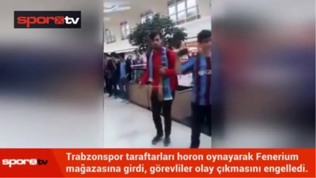 Horon Oynayarak Fenerium Mağazasına Girdiler