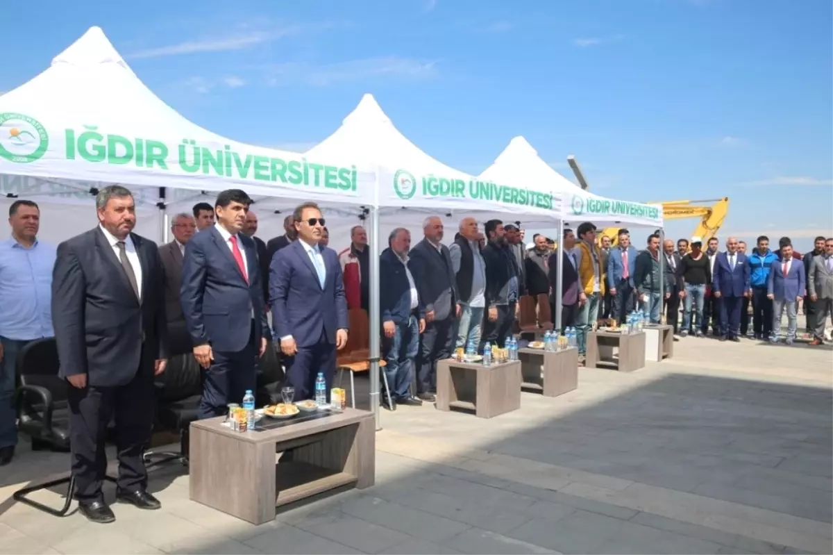 Iğdır Üniversitesi Çiftçilere 750 Ceviz Fidanı Dağıttı