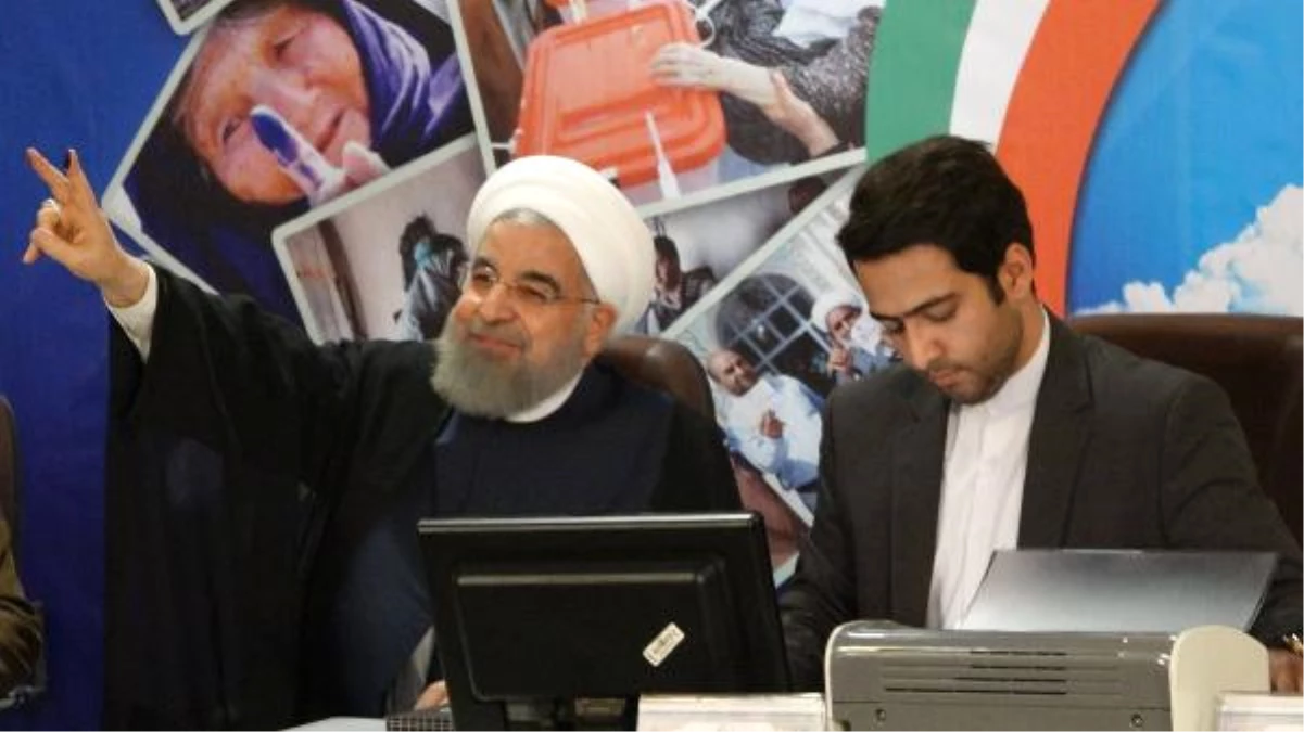 İran\'da Cumhurbaşkanlığı Adayları Belli Oldu: Ahmedinejad Veto Edildi, Ruhani Onay Aldı