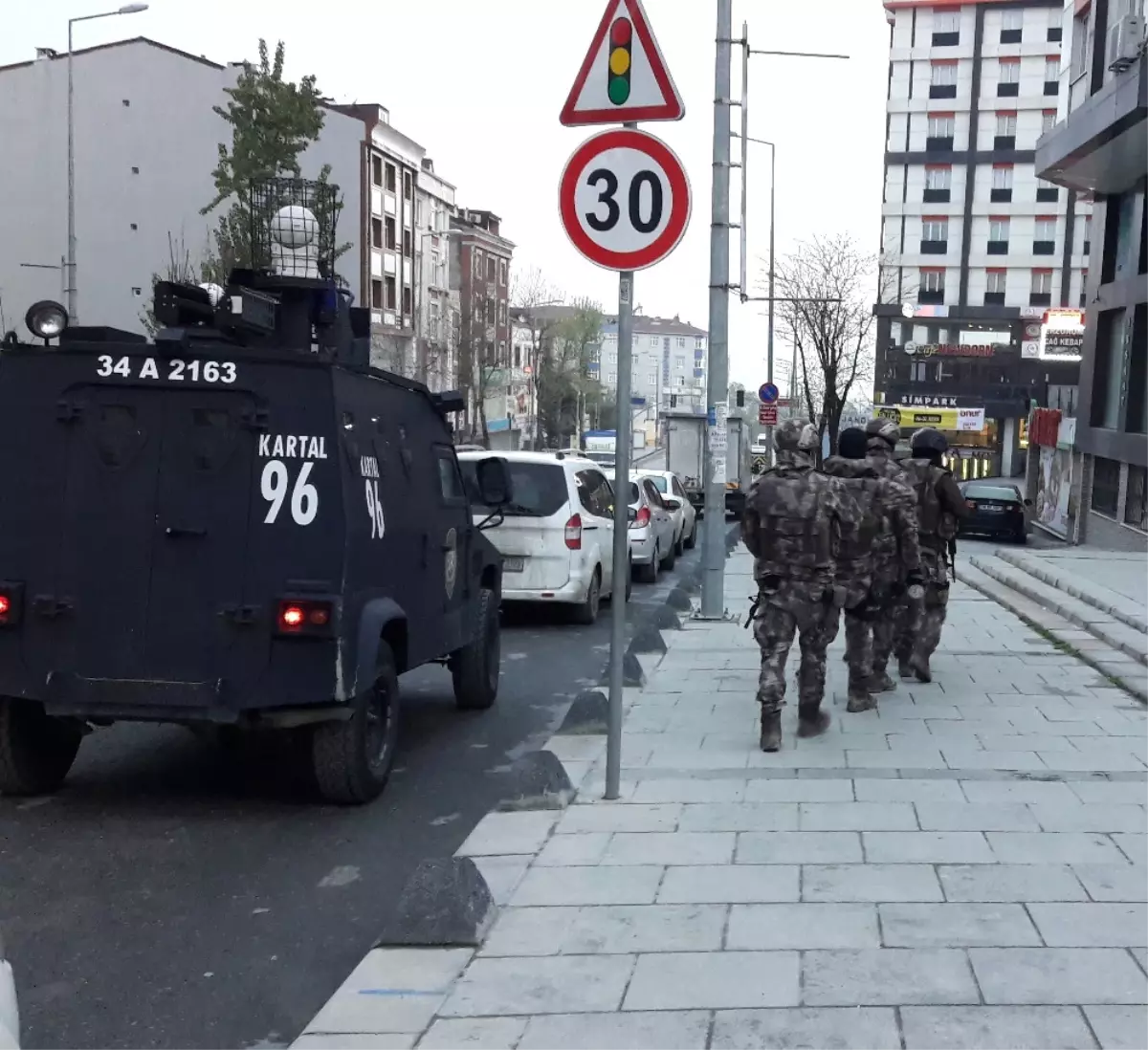 Istanbul Polisinden Şafak Operasyonu