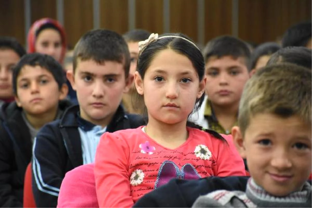 Kiraz\'da Kız Kaçırmaların Önlenmesi İçin Jandarma Farkındalık Projesi Başlattı