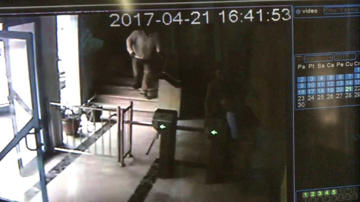 Manisa\'da 4.9 Büyüklüğündeki Deprem İzmir\'i Salladı