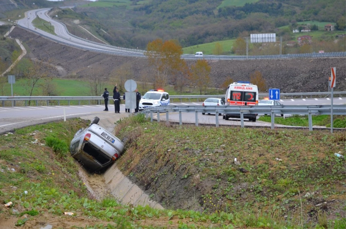 Sinop\'ta Trafik Kazası: 3 Yaralı